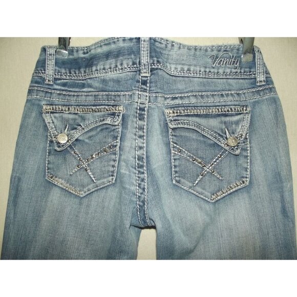 Vanity Jeans 28W X 33L Low Rise Flare Leg embellished pocket flaps embroidered - Picture 7 of 10